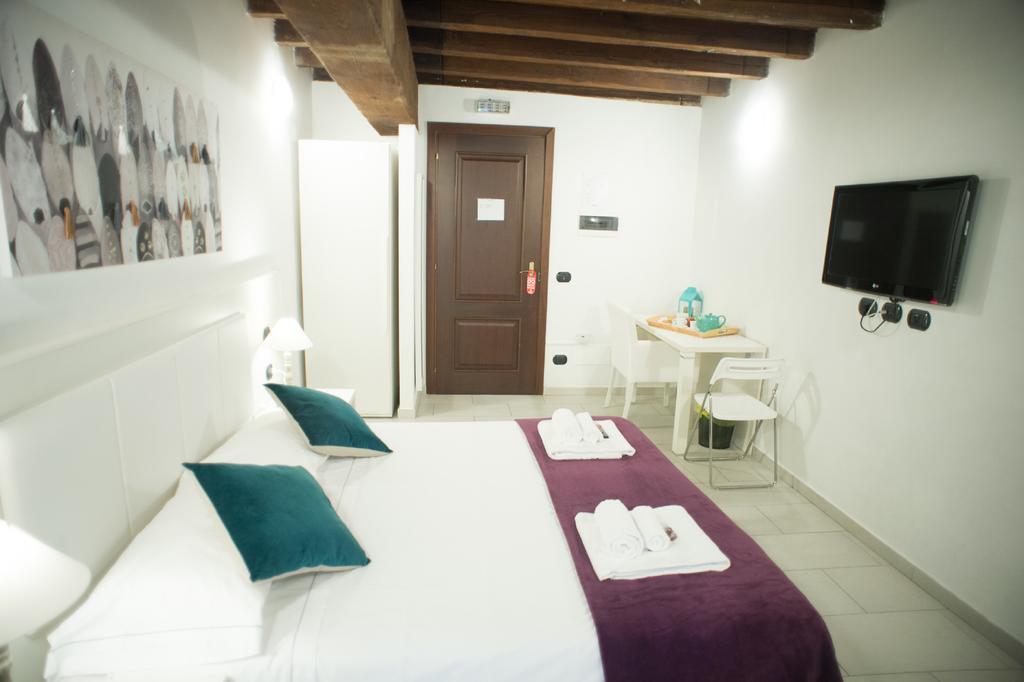 Flowers Apartments ローマ 部屋 写真